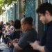 Prova Nacional Docente 2026 acontece neste domingo (20) em mais de 800 municípios; confira horários, documentos e regras para os candidatos.