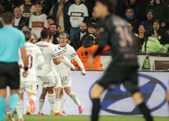 Fluminense perde para o Platense por 2 a 1, mas avança às semifinais da Libertadores com vitória por 3 a 2 no placar agregado.
