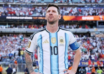 Lionel Messi é convocado pela Argentina e deve disputar seu último jogo pela seleção em amistoso contra Benin, em 6 de outubro, em Buenos Aires.