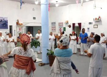 Religiões de matriz africana somam 1,8 milhão de adeptos no Brasil, mas enfrentam intolerância e dificuldades de representação política nas eleições de 2026.