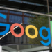 Google é multado em R$ 2,38 bilhões na Europa por irregularidades no uso de dados de localização. Empresa terá seis meses para adequar seus serviços.