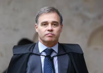 André Mendonça, vice-presidente do TSE, rejeitou a ação contra o reajuste do Bolsa Família por uma questão processual, sem analisar a legalidade eleitoral da medida.