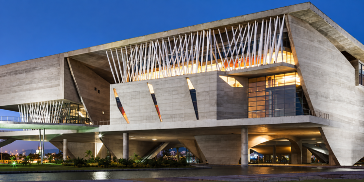 Evento Planos pro Futuro reúne cerca de 15 mil estudantes no Rio de Janeiro com palestras, oficinas e informações sobre cursos e profissões.