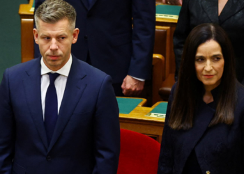 Hungria determina saída de 10 diplomatas russos e Moscou promete resposta “dura e dolorosa”. Governo húngaro não detalhou as acusações.