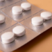 Ivermectina é usada contra parasitas, mas o excesso pode causar efeitos graves. Veja os riscos e o que dizem as autoridades de saúde.