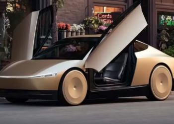 Tesla estreia Cybercab sem volante e pedais em Austin, mas reguladores dos EUA já abriram investigação sobre a segurança do veículo.