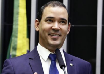 Vicentinho Júnior (PSDB) é eleito governador do Tocantins após vencer Professora Dorinha no segundo turno das eleições 2026.