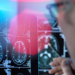 Estudo publicado na Nature Neuroscience aponta que alterações na espessura do córtex podem surgir até sete anos antes da detecção de níveis elevados de beta-amiloide.