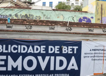 Bancos têm até quarta-feira (14) para devolver R$ 159 milhões a apostadores após o encerramento de plataformas online; governo alerta para golpes.