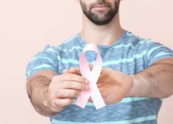 Câncer de mama também atinge homens. Dados da SBRT apontam mais de 2 mil registros masculinos entre 2020 e 2023 e reforçam a importância do diagnóstico precoce.