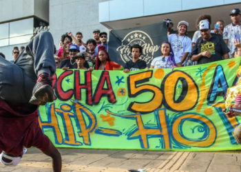 Edital Na Batida do RJ oferece mais de R$ 2,7 milhões para selecionar 77 projetos de funk e hip hop. Inscrições gratuitas até 9 de novembro.