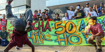 Edital Na Batida do RJ oferece mais de R$ 2,7 milhões para selecionar 77 projetos de funk e hip hop. Inscrições gratuitas até 9 de novembro.