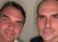 Eduardo Bolsonaro reencontra Flávio nos Estados Unidos e afirma que seguirá atuando politicamente. Senador divulgou carta com acusações eleitorais sem apresentar provas.
