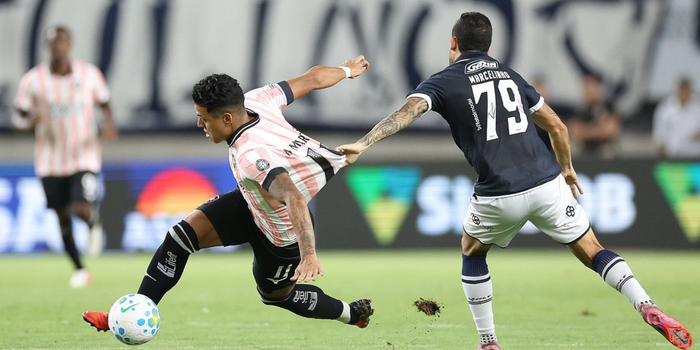 Remo vence Botafogo por 2 a 1 e segue na luta contra o rebaixamento, enquanto Bahia derrota São Paulo por 3 a 2 e busca vaga na Libertadores.