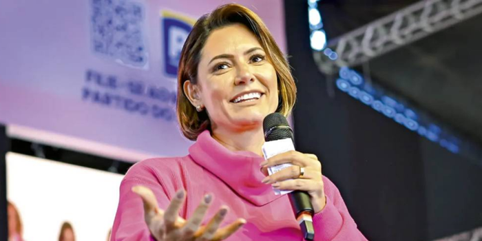 Michelle Bolsonaro afirma que Jair Bolsonaro defende união entre aliados após a derrota de Flávio e rejeita a busca por responsáveis pelo resultado eleitoral.