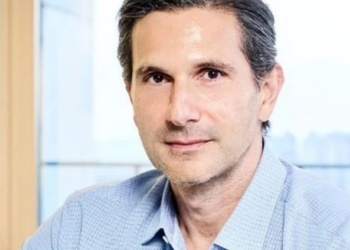 Grupo Globo demite Frederic Kachar após divulgação de conversas com Daniel Vorcaro. Veja o que motivou a decisão.