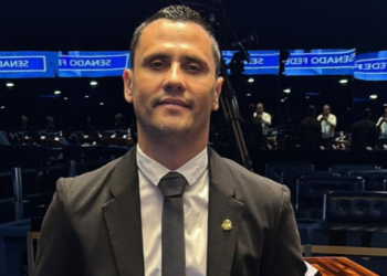 Cleitinho Azevedo é eleito governador de Minas Gerais no primeiro turno com 55,40% dos votos e terá terras raras entre os temas econômicos do estado.