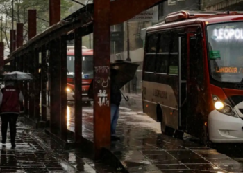 Segunda-feira (5) terá chuva forte e risco de tempestades em áreas do Sul, Sudeste e Centro-Oeste, enquanto Norte e Nordeste seguem com temperaturas elevadas.