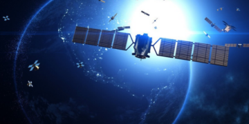 Rússia afirma que redes privadas de comunicação por satélite, como a Starlink, vêm sendo usadas em ações de interferência em outros países.