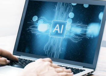 Escola municipal do Rio de Janeiro ensina inteligência artificial a cerca de 400 alunos do 5º ano, com aulas sobre prompts e uso ético da tecnologia.