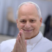 Papa Leão XIV apresenta recuperação satisfatória após cirurgia para retirada de tumor no pulmão, retoma atividades e participa de fisioterapia em Roma.