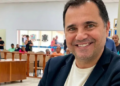 Secretário de Desenvolvimento Econômico de Queimados, Jefferson Dias da Silva, morre baleado durante ação policial na Avenida Brasil. Agentes foram afastados.