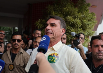 Morte de Ana Clara, de cinco anos, em Niterói, foi mencionada no debate entre Lula e Flávio Bolsonaro e voltou a gerar questionamentos sobre o processo judicial.