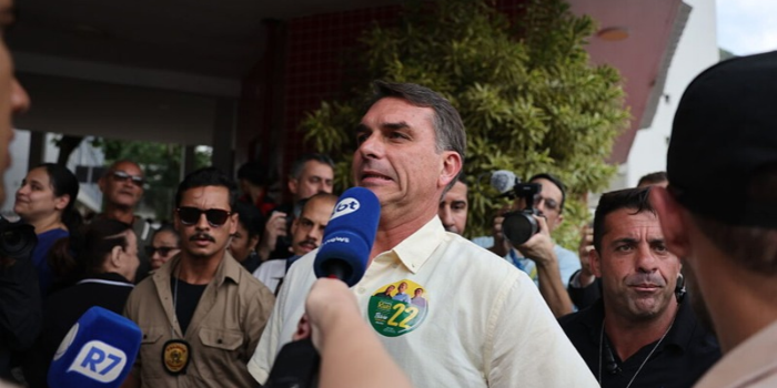 Morte de Ana Clara, de cinco anos, em Niterói, foi mencionada no debate entre Lula e Flávio Bolsonaro e voltou a gerar questionamentos sobre o processo judicial.