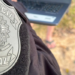 Polícia Federal investiga possível fraude no concurso da UFRJ realizado em março de 2026. Operação apreendeu celulares, notebooks e documentos.