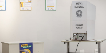Transporte público gratuito no RJ no segundo turno das eleições 2026. Gratuidade valerá nos 92 municípios, das 6h às 20h, em diversas modalidades.