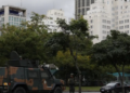 Mais de 20 mil policiais e tropas federais reforçam a segurança no segundo turno no RJ, com monitoramento por mais de 50 mil câmeras.