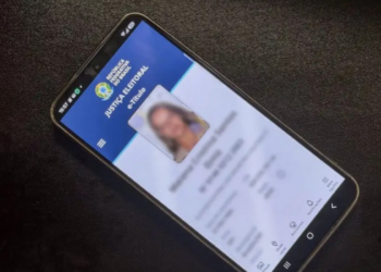 Saiba como usar o e-Título para consultar o local de votação, justificar ausência e acessar boletins de urna no segundo turno das eleições.