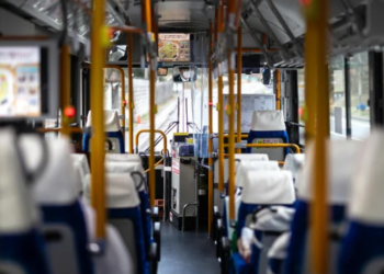 TRE-BA determina prisão de secretário de Mobilidade após redução da frota em Salvador. Ministério Público encontrou 217 ônibus parados no segundo turno.