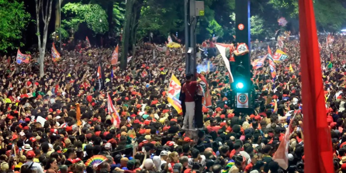 Lula é reeleito em 2026 com 64,2 milhões de votos e bate recorde histórico. Veja o ranking das maiores votações presidenciais desde 1989.