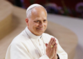 Papa Leão XIV prepara viagem ao Uruguai, Argentina e Peru entre 6 e 17 de novembro, após cirurgia pulmonar. Vaticano informa recuperação satisfatória.