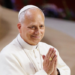 Papa Leão XIV prepara viagem ao Uruguai, Argentina e Peru entre 6 e 17 de novembro, após cirurgia pulmonar. Vaticano informa recuperação satisfatória.