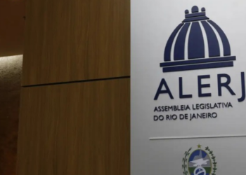 Rio de Janeiro prevê déficit de R$ 13,98 bilhões em 2027. Projeto orçamentário estima receitas de R$ 124,39 bilhões e será analisado pela Alerj.
