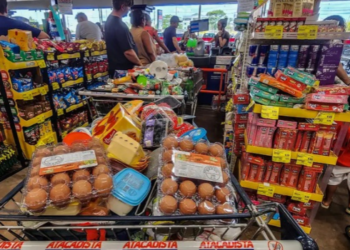 Vendas de alimentos crescem até 6,5% após proibição das bets no Brasil, aponta Abras. Sul, Minas, Espírito Santo e interior do Rio se destacam.