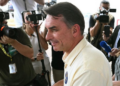 Dos Estados Unidos, Flávio Bolsonaro muda carta e promete liderar oposição a Lula