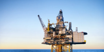 Petrobras anuncia terceira descoberta de petróleo no poço Morpho, na Foz do Amazonas. Entenda o potencial da Margem Equatorial e os próximos estudos.