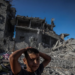 ONU alerta para possível limpeza étnica na Faixa de Gaza após avanço militar israelense, deslocamentos de palestinos e restrições à ajuda humanitária.