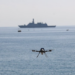 Irã denuncia suposto ataque de drones contra barcos de pesca no Estreito de Ormuz. Dois pescadores foram resgatados e outros dois seguem desaparecidos.