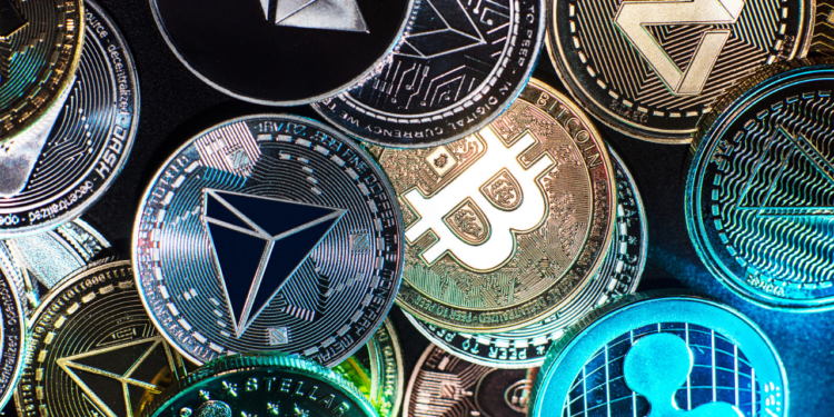 TSE suspende site Brasil 22 Token que oferecia criptomoedas por posts de apoio a Flávio Bolsonaro. Entenda a decisão.