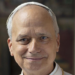 Papa Leão XIV, de 71 anos, segue internado em Roma após cirurgia para retirada de tumor. Vaticano atualiza seu estado de saúde.