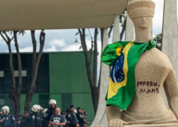 Débora do Batom avança para o semiaberto após ter dias de pena abatidos por trabalho, leitura e aprovação no Enem.