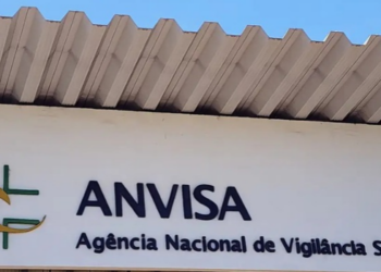 Anvisa aprova regras específicas para cosméticos, perfumes e itens de higiene artesanal, com menos burocracia e exigências de segurança sanitária.