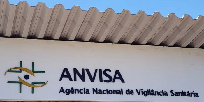 Anvisa aprova regras específicas para cosméticos, perfumes e itens de higiene artesanal, com menos burocracia e exigências de segurança sanitária.